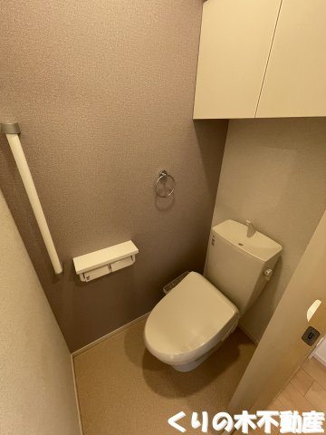 【トイレ】 | シャトードゥレーヴ　Ⅱ | 落ち着いた色調のトイレです