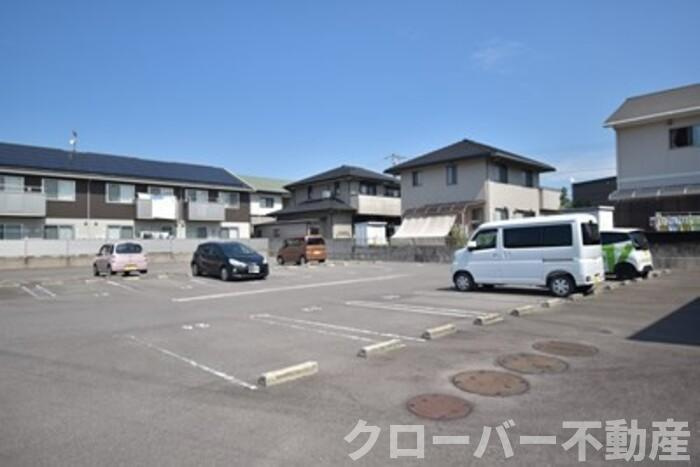 フォンテーヌ金倉 A棟の駐車場|駐車場