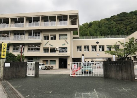 「建築条件なし」東秦泉寺　土地の周辺|高知市立泉野小学校