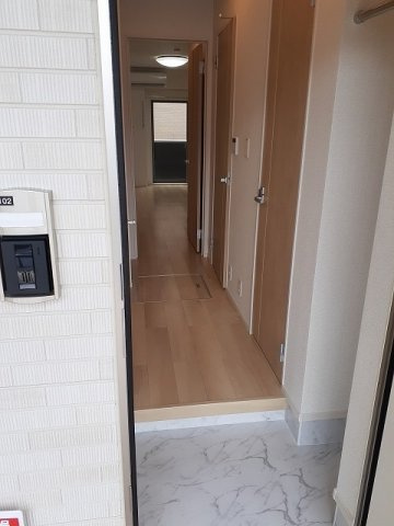 グレイス・ゴッドの玄関