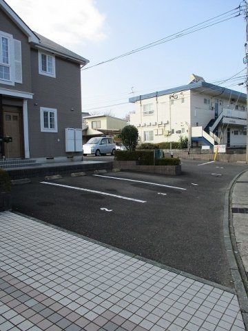 コンフォート平和台Ａの駐車場