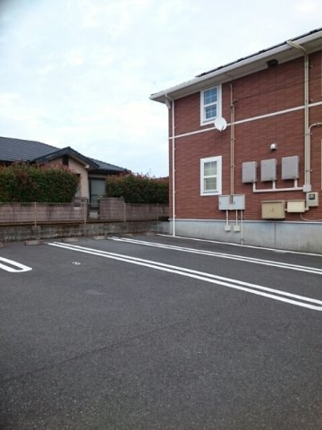 グランデ・フィオーレの駐車場