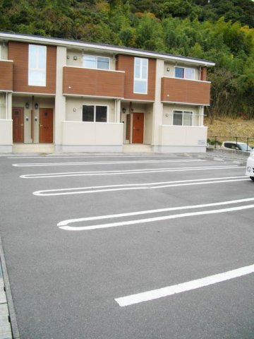 ピジョンヒルＡ・Ｉの駐車場