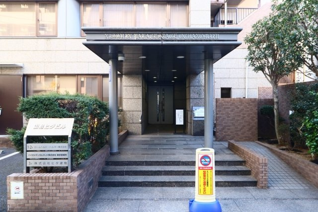 日神パレステージ御茶ノ水のエントランス