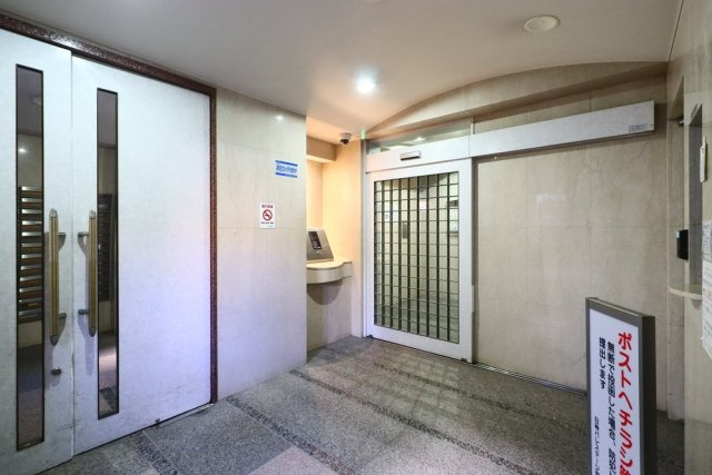 日神パレステージ御茶ノ水のロビー