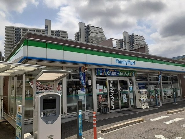 プチフローラ　北野田Ⅲの周辺|ファミリーマート様まで600m