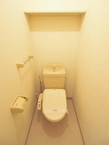 クレッシェンド今村のトイレ|※別部屋の写真です