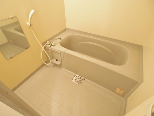 クレッシェンド今村の浴室|※別部屋の写真です