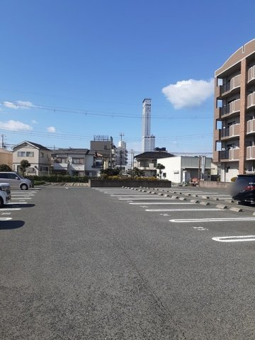サンフローラの駐車場