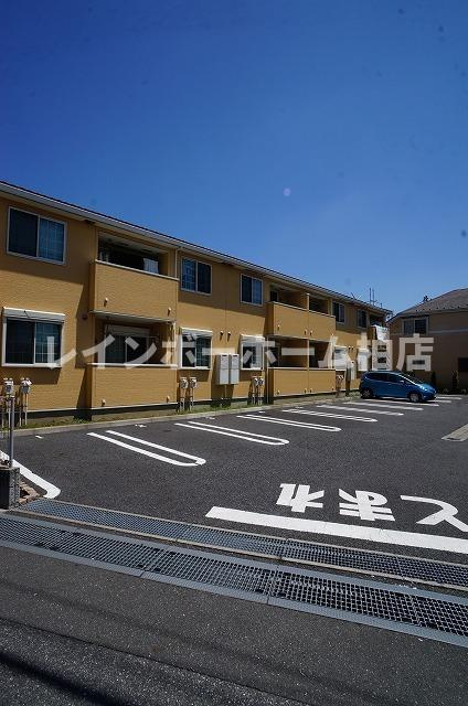 【仲介手数料：50％OFF】対象物件！の駐車場|車をお持ちの方に嬉しい駐車場付きの物件です