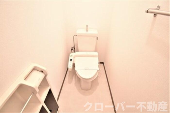 エスポワールメゾン B棟のトイレ|温水洗浄暖房便座