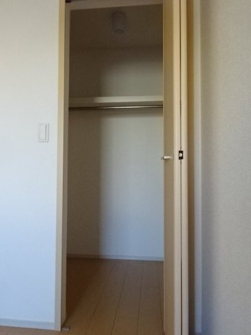 ジュネス・キミサクＢの収納