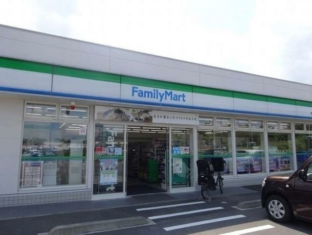 トゥーランドット３の周辺|ファミリーマートまで400m