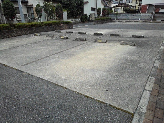 カメリアＢの駐車場