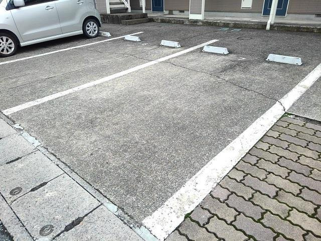 アサヒコーポＢの駐車場
