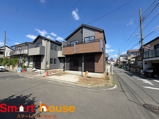 相模原市中央区由野台２期の前面道路含む現地写真|お住まいの前面道路が広いと駐車が楽になり、陽当たりも遮られないので明るく居心地の良いお家になります♪