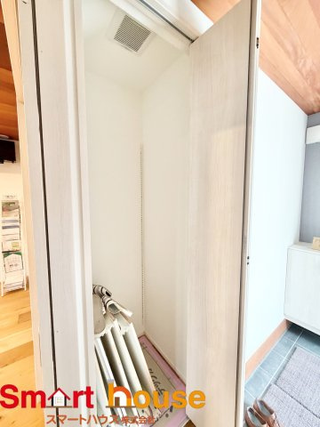 相模原市中央区田名　モデルハウス物件のキッチン|食器洗乾燥機付きで家族の食器もピカピカ。後片付けもラクラクこなせて、日々の生活には欠かせない便利設備。環境にもママの手にも優しいのがうれしいですね。
