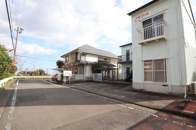 ロワール駿河台の駐車場