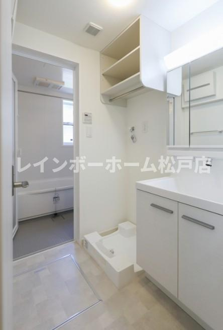 【仲介手数料：50％OFF】対象物件！の洗面所|明るい洗面所です