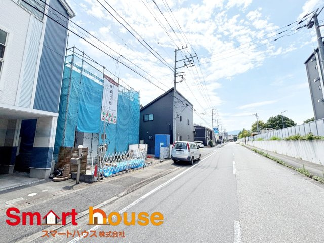 相模原市中央区田名１期１棟の前面道路含む現地写真