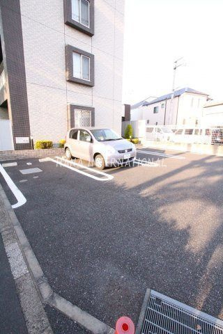 パストラールレジデンスの駐車場