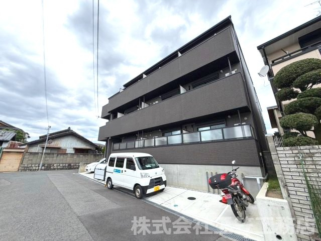 セレニティ下木田B棟の外観