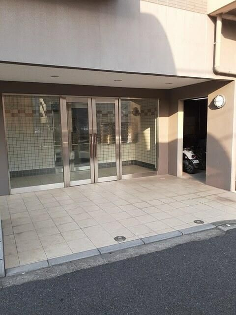 メリア北浦和のエントランス