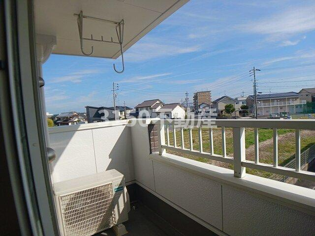 セレーノ　Ⅲ棟のバルコニー|暖かな日差しのふりそそぐバルコニー
