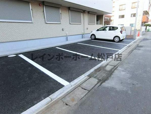 サンシャインみのり台の駐車場