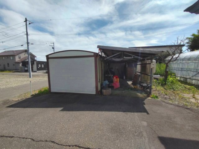 上士幌町【平屋】中古住宅の駐車場