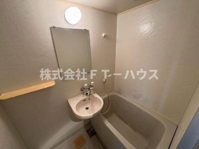 グランピーノ妙典(D-013)の浴室