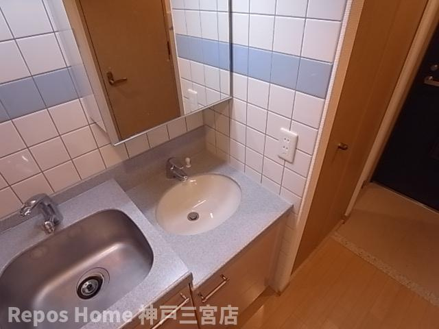 プレサンス神戸三宮の洗面所