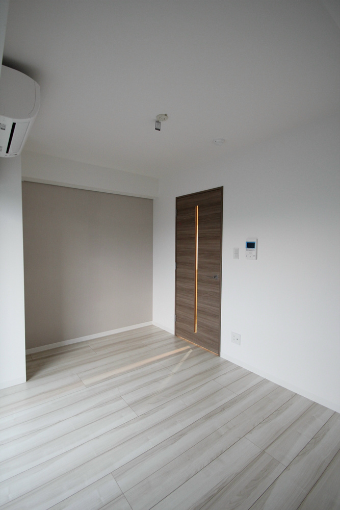 横浜市神奈川区広台太田町の賃貸マンションの居間・リビング