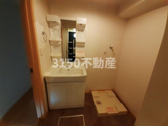柳風荘の洗面所|スペースが確保できる洗面所です