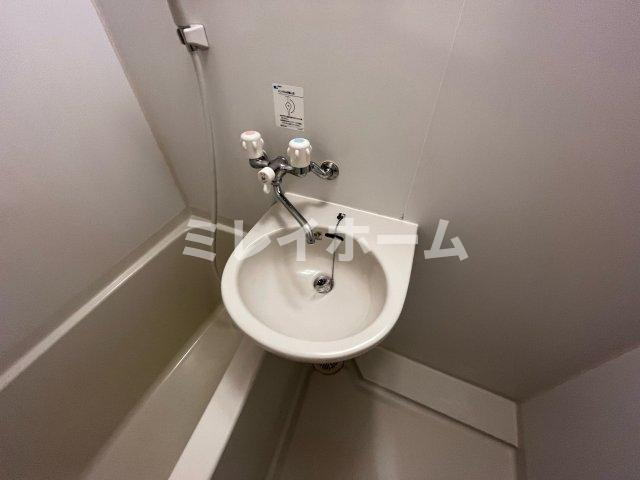 プレサーブ・Kの独立洗面台|同建物内、別のお部屋の参考写真になります
