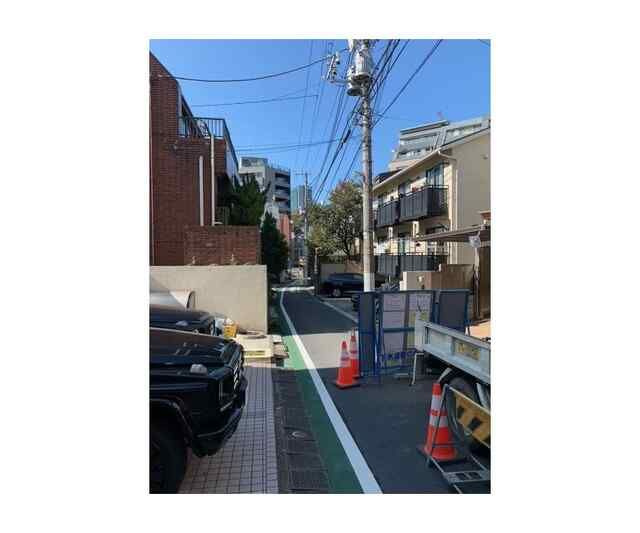 ガゾネサンスの周辺