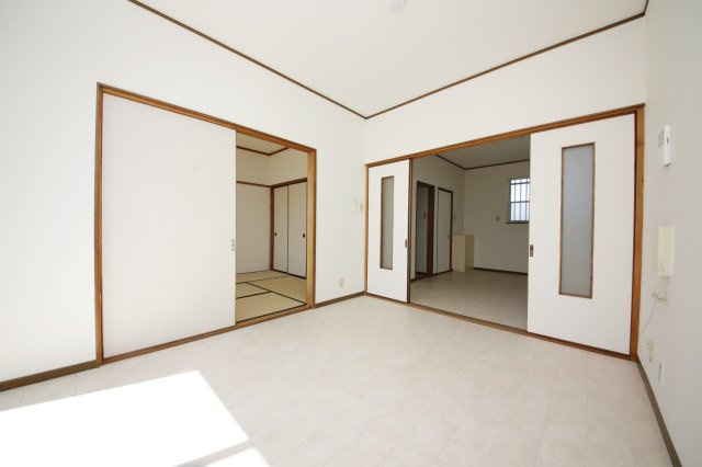 コーポαの洋室|別部屋同間取りのお写真となります。参考にご覧くださいませ。
