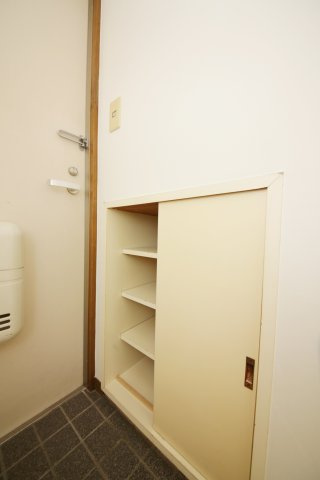 コーポαの玄関|別部屋同間取りのお写真となります。参考にご覧くださいませ。