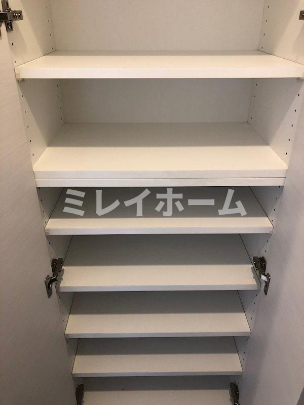 サニークレスト蒲田WESTの玄関