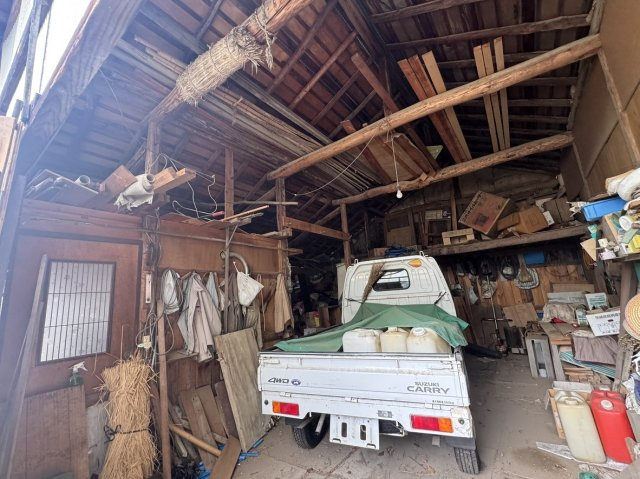 真田町長中古畑付きのその他|付属建物2の内側