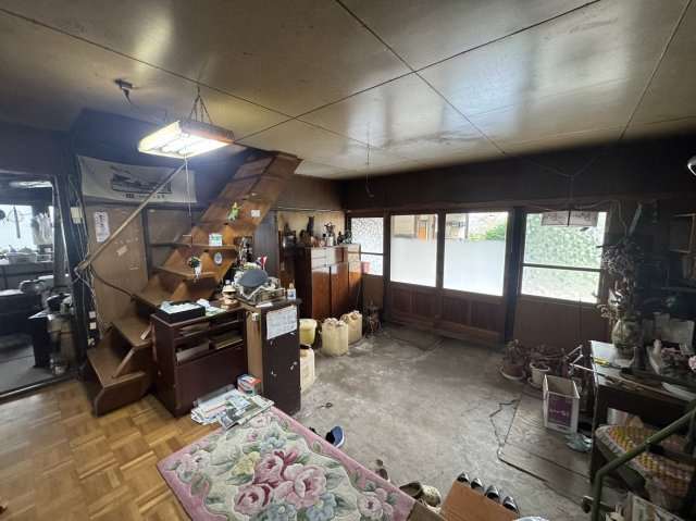 真田町長中古畑付きの玄関