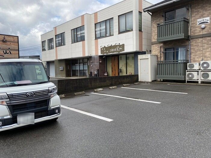 ファ　ベル　テンポの駐車場