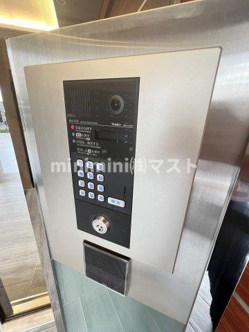 カウニス巽中の玄関