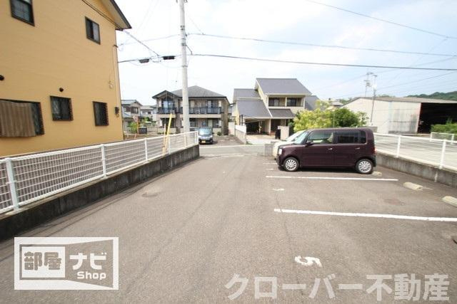 ラッフルズティファニーの駐車場|駐車場