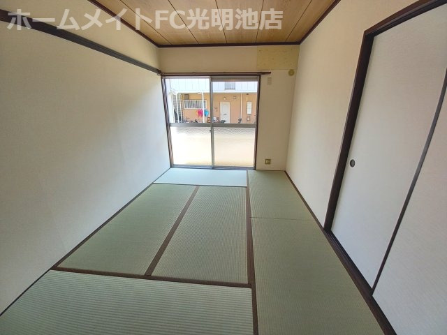 エクセレート府中A棟の和室