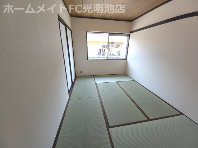 エクセレート府中A棟の和室