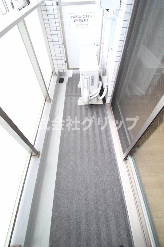 エストゥルース西横浜のバルコニー