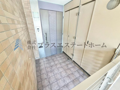 【玄関】 | アスタプラザウェスト | 玄関ポーチ付き♪プライバシーも守りやすくなっています♪