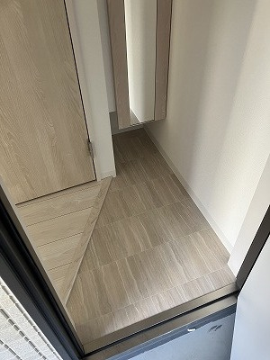 グランシルク小山台の玄関
