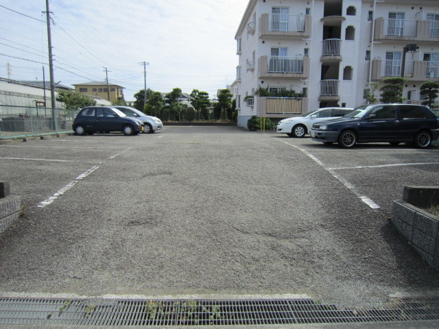 コートヴィレッジⅡの駐車場